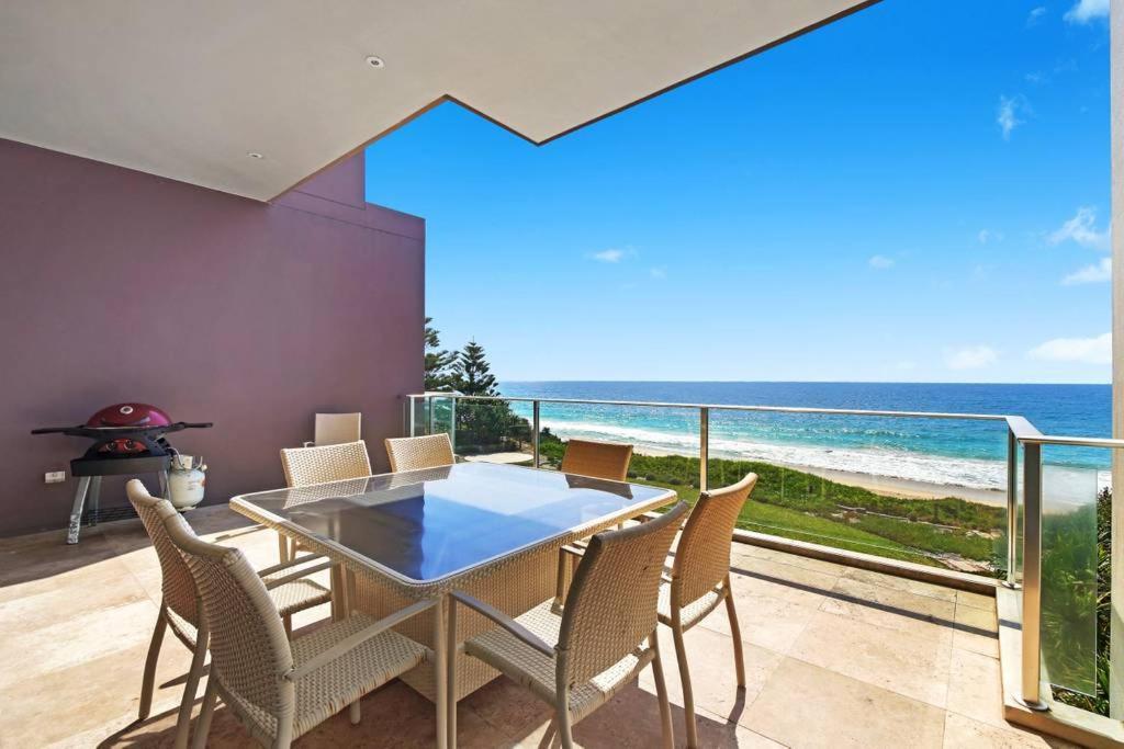 Beach And Ocean Front Penthouse With Wifi And Parking Appartement Entrance Buitenkant foto