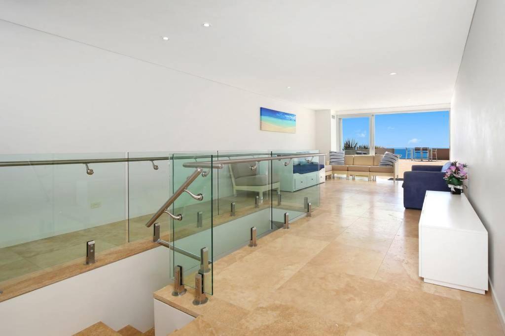 Beach And Ocean Front Penthouse With Wifi And Parking Appartement Entrance Buitenkant foto